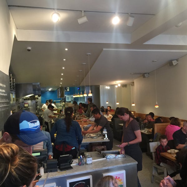 6/10/2018 tarihinde tony r.ziyaretçi tarafından Pizzeria Delfina'de çekilen fotoğraf