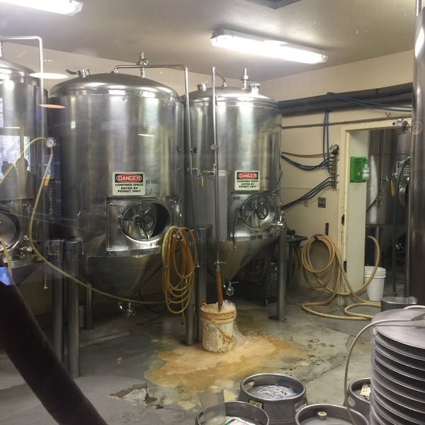 3/5/2017에 tony r.님이 Rubicon Brewing Co.에서 찍은 사진