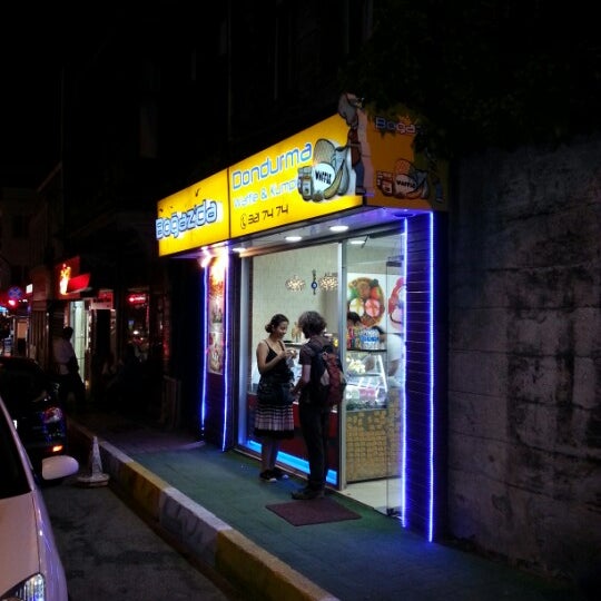 7/20/2012にTaha Ç.がBoğazda Waffleで撮った写真
