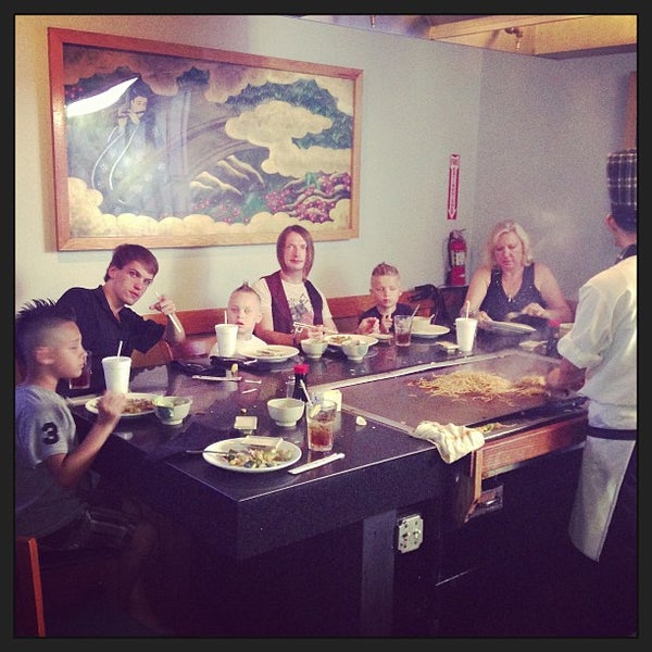 Снимок сделан в Kabuto Japanese Steakhouse and Sushi Bar пользователем Taven J. 7/28/2013