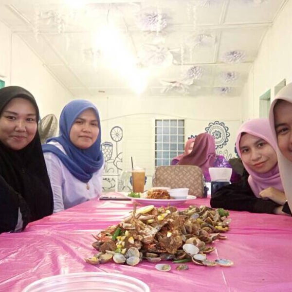 Minibaby Haus Shellout Seafood Restaurant