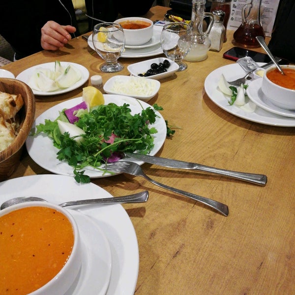 รูปภาพถ่ายที่ Şefin Yeri Restaurant โดย Ayşe S. เมื่อ 3/19/2020