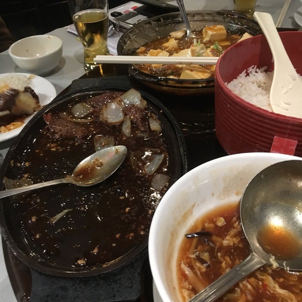 Das Foto wurde bei Joyful House Chinese Cuisine von J. J. P. am 1/5/2017 aufgenommen