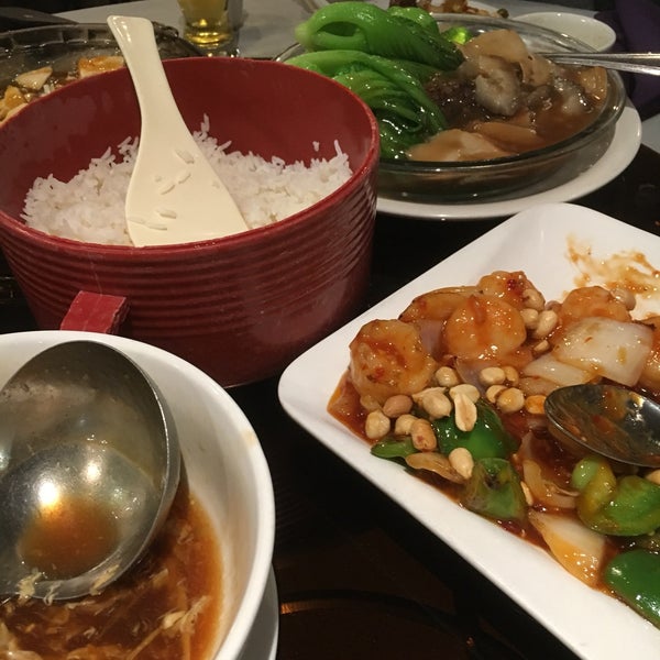 1/5/2017 tarihinde J. J. P.ziyaretçi tarafından Joyful House Chinese Cuisine'de çekilen fotoğraf