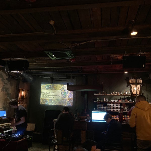 Old macau чайная. Олд макао кальянная. Кафе макао белорусская. Old macau. Олд макао белорусская.