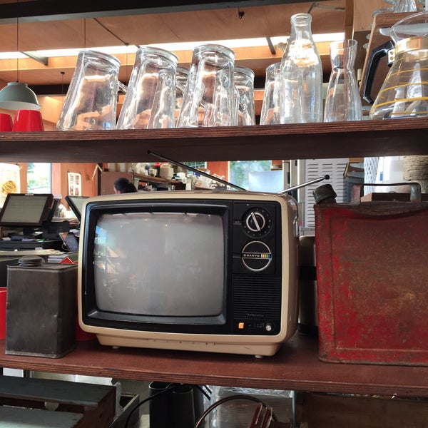 Das Foto wurde bei Food Truck Garage von hoprocker am 5/16/2015 aufgenommen