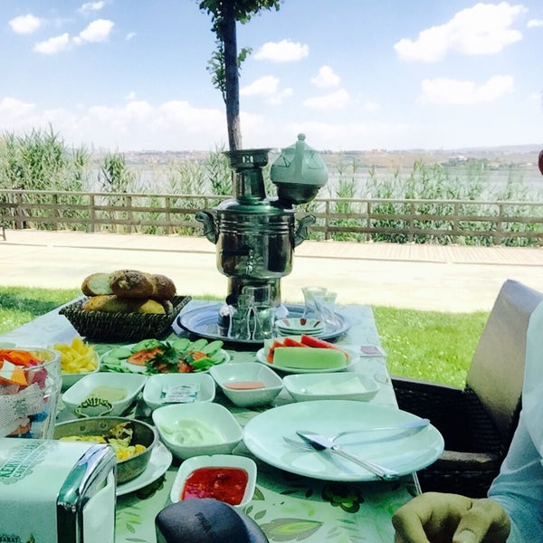 7/5/2015 tarihinde Ahmet C.ziyaretçi tarafından Kervansaray Cafe'de çekilen fotoğraf