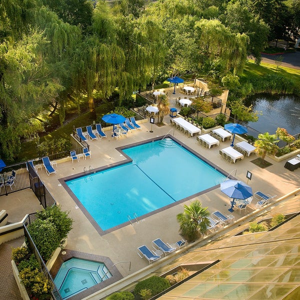 Hilton Bellevue West Bellevue 40 tips from 3408 visitors