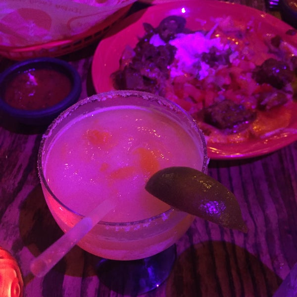 Photo taken at El Tiempo Cantina - Westheimer by Tim Y. on 11/30/2019