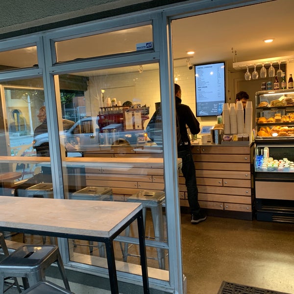 Foto tirada no(a) La Stazione Coffee &amp; Wine Bar por Matthew D. em 9/18/2019