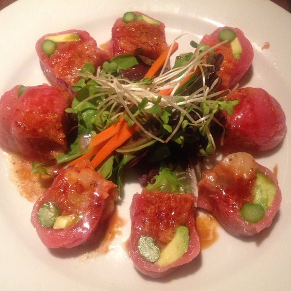 Foto diambil di Noma Sushi oleh Daria F. pada 10/22/2014