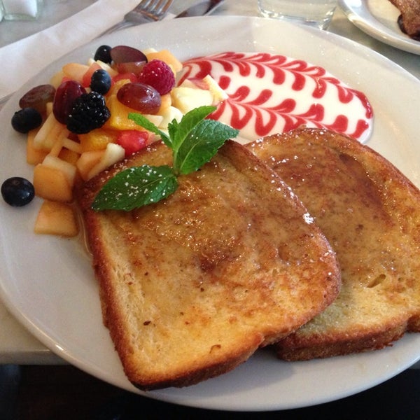 2/15/2014にYuri C.がBaker Street Bistroで撮った写真