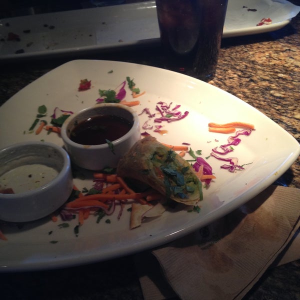 Photo taken at BJ&#39;s Restaurant &amp; Brewhouse by Robert . on 5/11/2013