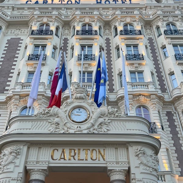 รูปภาพถ่ายที่ Carlton Cannes โดย بندر เมื่อ 9/1/2023