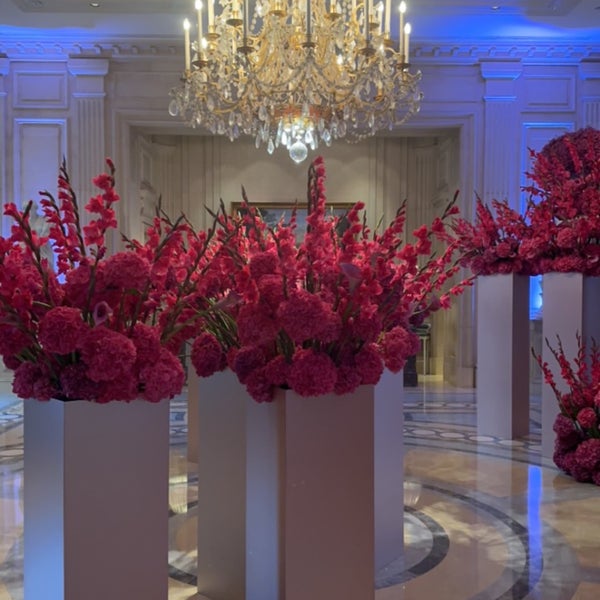 Four Seasons George v С„РѕР№Рµ