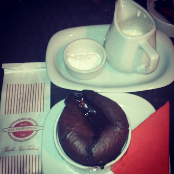 Photo taken at Şen Pastaneleri Cafe &amp; Bistro by Barış C. on 3/21/2014