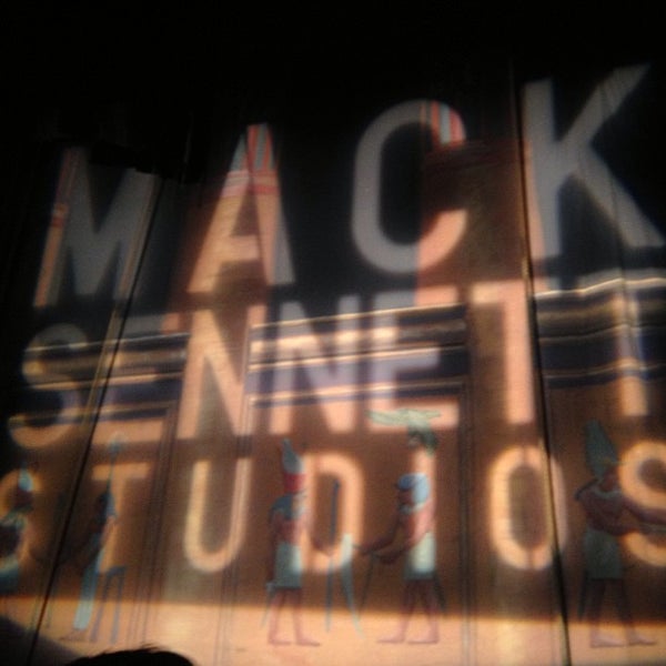 6/9/2013 tarihinde Annie L.ziyaretçi tarafından Mack Sennett Studios'de çekilen fotoğraf
