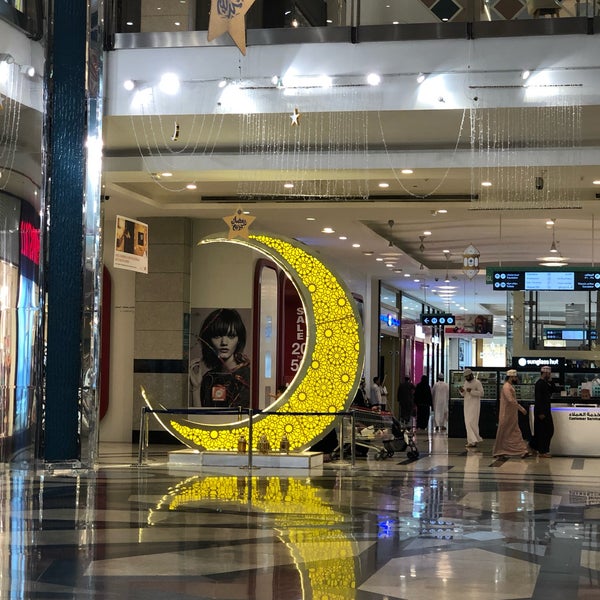 รูปภาพถ่ายที่ Muscat Grand Mall โดย Hassan H. เมื่อ 5/12/2019