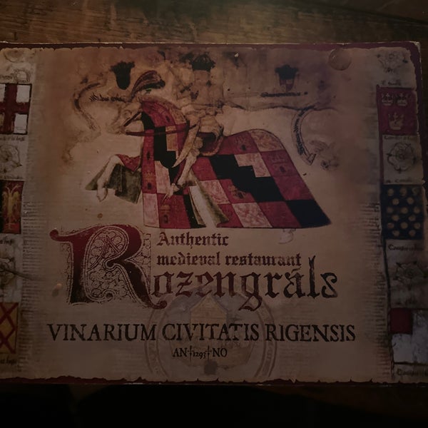 รูปภาพถ่ายที่ Rozengrāls | Authentic Medieval Restaurant โดย Gülcan Ö. เมื่อ 8/26/2023