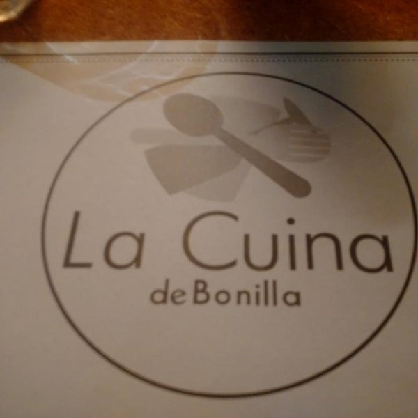 รูปภาพถ่ายที่ La Cuina de Bonilla โดย Luigi T. เมื่อ 9/6/2015