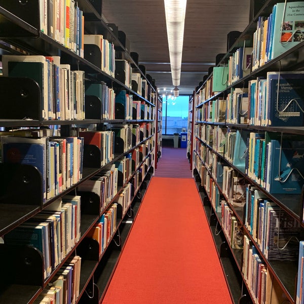 UMass Dartmouth Library 285 Old Westport Rd