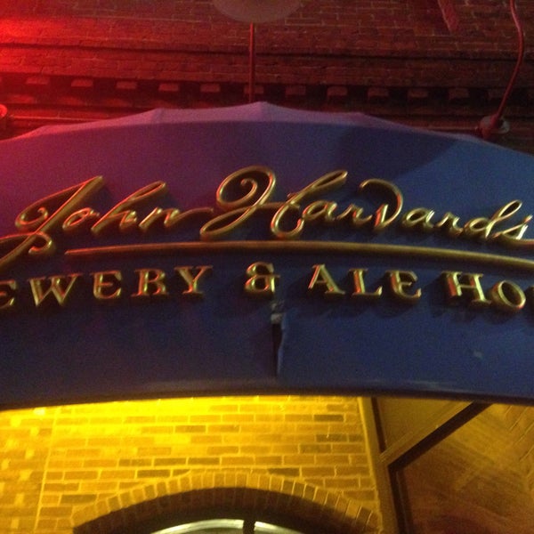 Photo taken at John Harvard&#39;s Brewery &amp; Ale House by Macky T. on 8/29/2018