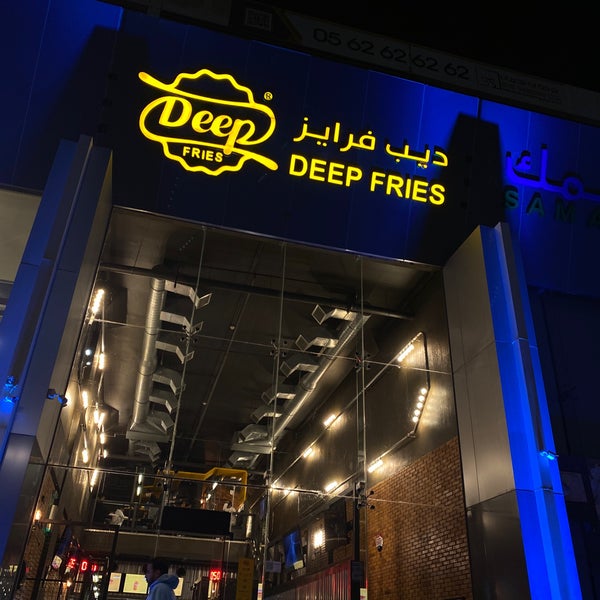 Photo taken at Deep Fries by RAMY ❤. on 12/2/2022