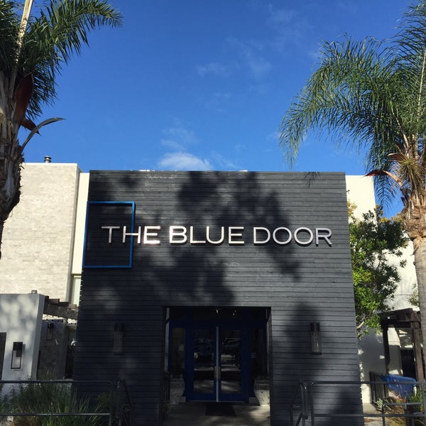 Foto tirada no(a) The Blue Door Restaurant &amp; Bar por Brenda T. em 10/29/2016