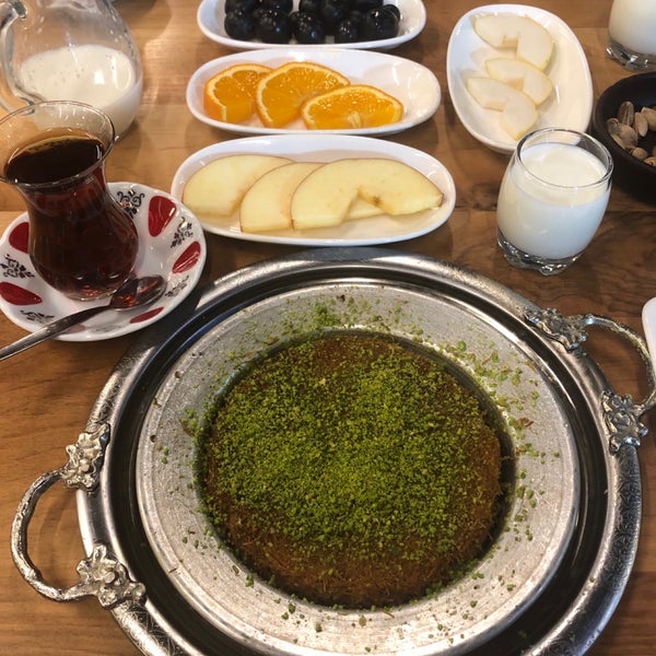 รูปภาพถ่ายที่ Durdu Usta โดย Önder A. เมื่อ 9/28/2019