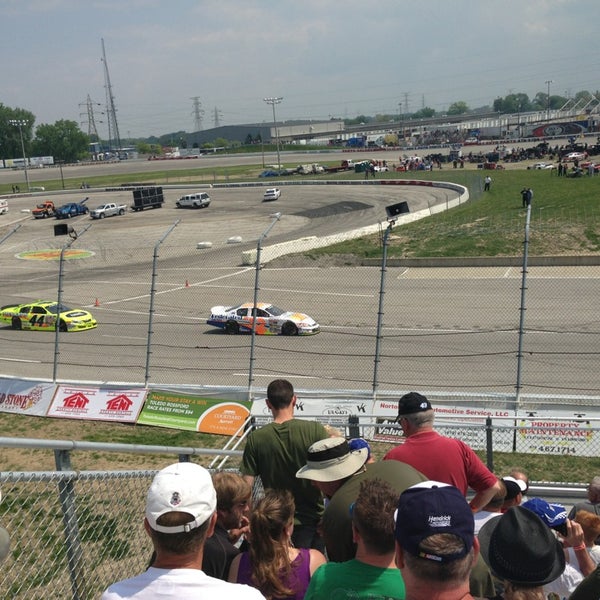 5/19/2013 tarihinde Aj R.ziyaretçi tarafından Toledo Speedway'de çekilen fotoğraf