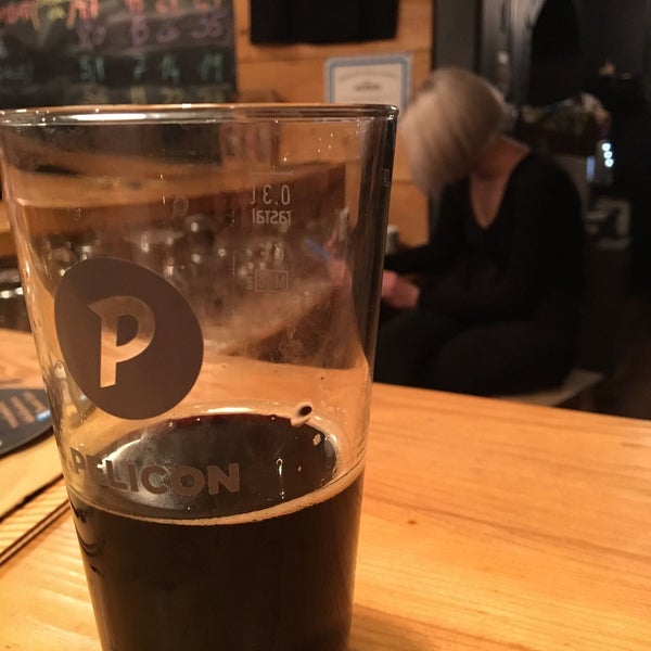 Photo taken at Hop In Craft Beer Bar by Igor H. C. on 2/10/2018