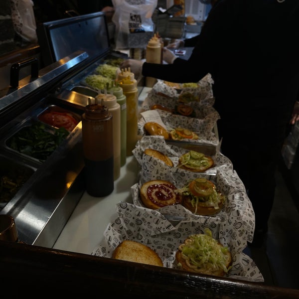 Photo taken at 160° Burger by Nawaf 🫀 on 5/20/2021