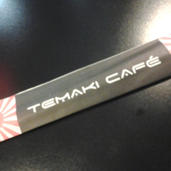 Photo taken at Temaki Café by Darlam L. on 7/11/2013