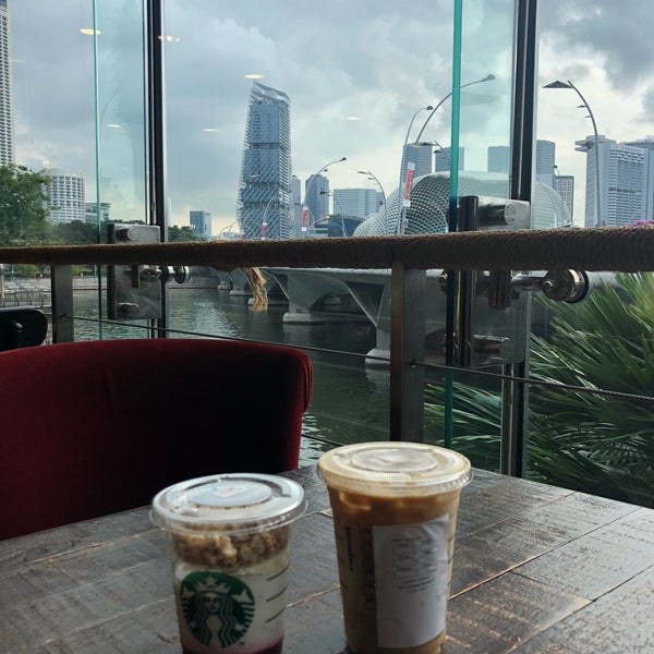 Huge Starbucks w great views. And good WiFi. But hard to find