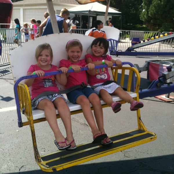 Photos at Wesglen Clubhouse Romeoville, IL