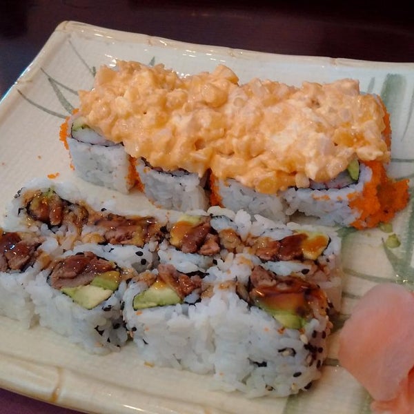 Foto scattata a Yashi Sushi da James N. il 3/11/2015