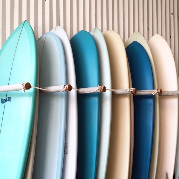 Foto tirada no(a) Pilgrim Surf + Supply por Elizabeth M. em 2/22/2015