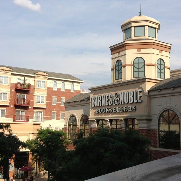 Barnes Noble Clarendon Courthouse 16 Tips From 2896 Visitors