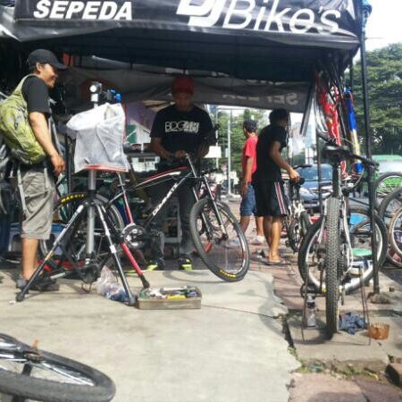 dj bike shop