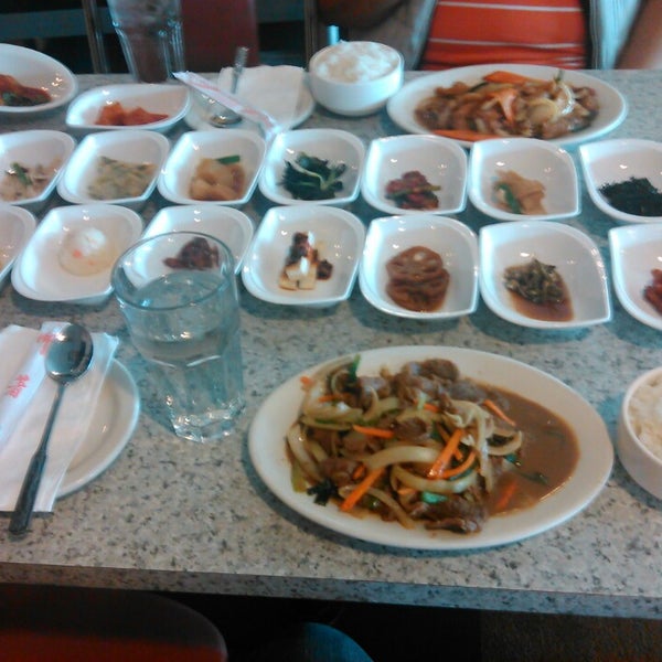 Снимок сделан в Asian Kitchen Korean Cuisine пользователем Andromeda W. 1/14/2014
