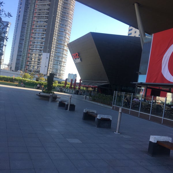 Das Foto wurde bei 212 İstanbul Power Outlet von Soner D. am 7/16/2019 aufgenommen