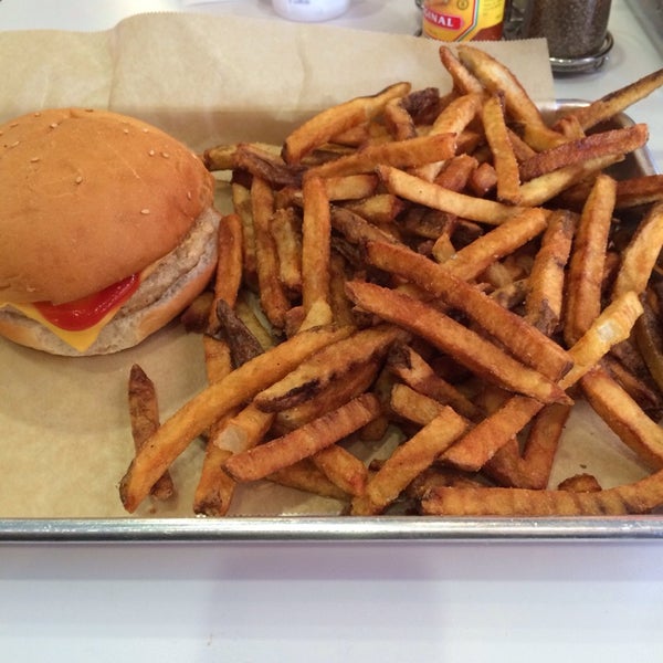 Photo taken at MOOYAH Burgers, Fries &amp; Shakes by Blair A. on 3/4/2014