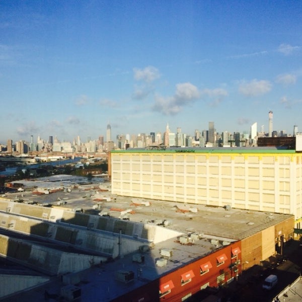 Foto tirada no(a) Fairfield Inn by Marriott New York Long Island City/Manhattan View por MilesAbound em 10/8/2014