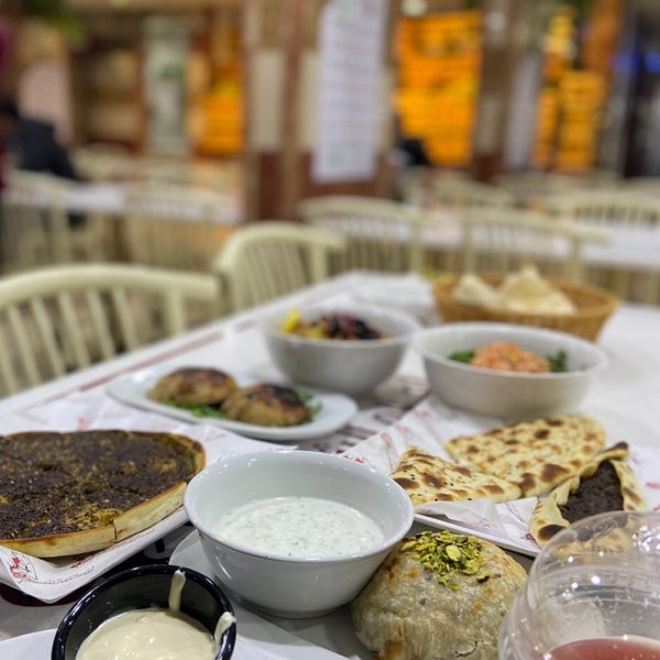 أحمد على تويتر مطعم أحلام الشام يرحب بكم في شهر رمضان المبارك