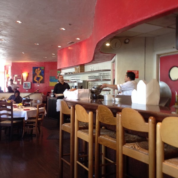 Das Foto wurde bei Town&#39;s End Restaurant &amp; Bakery von Jon S. am 10/17/2013 aufgenommen