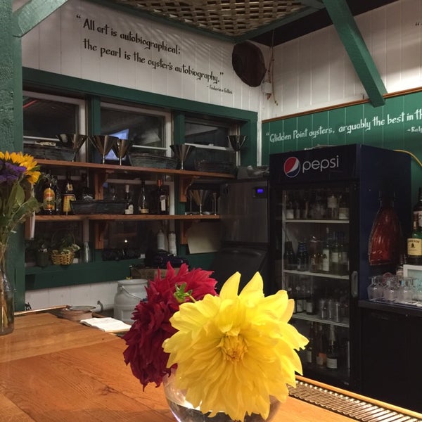 10/12/2014 tarihinde Jon S.ziyaretçi tarafından Mine Oyster Restaurant &amp; Raw Bar'de çekilen fotoğraf