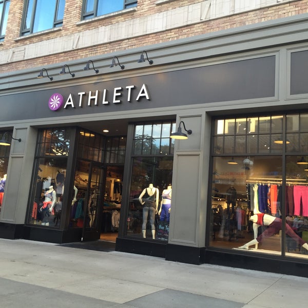 Athleta - Downtown Santa Monica - 3 tips