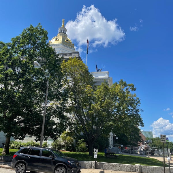 รูปภาพถ่ายที่ New Hampshire State House โดย Karen L. เมื่อ 7/24/2021