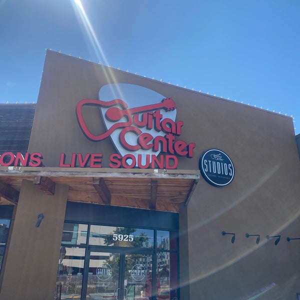 Guitar Center Music Store in Emeryville