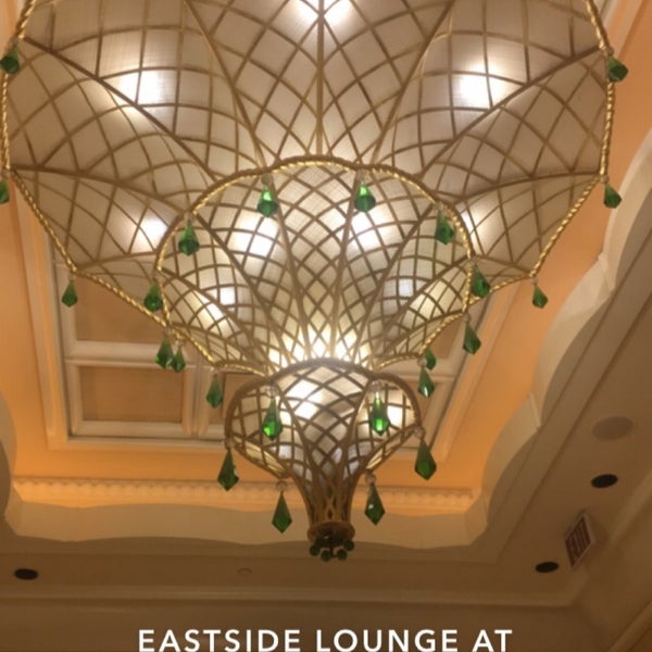 Photo taken at Eastside Lounge at Encore Las Vegas by 🌺  ش on 2/21/2021
